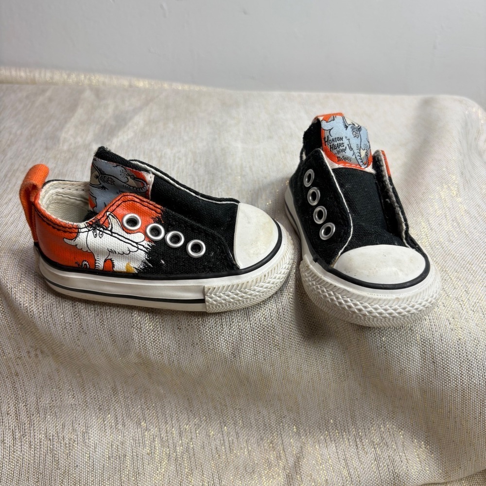 Kids Converse ALL STAR Dr Seuss Horton Hears Who Black Orange Sneakers Size  2